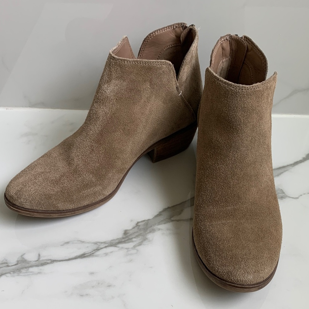Michael Shannon Suede Ankle Booties in Taupe Sz 8